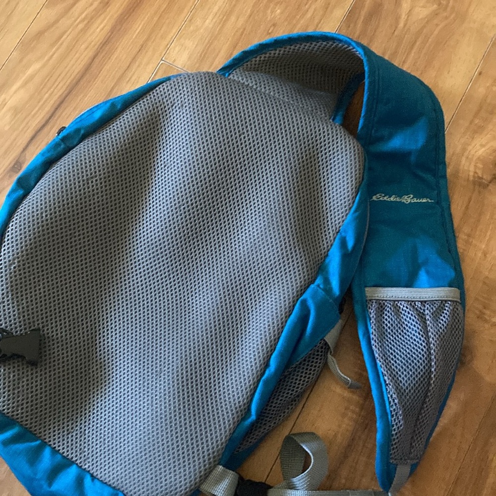 Eddie Bauer Sling Bag View 4